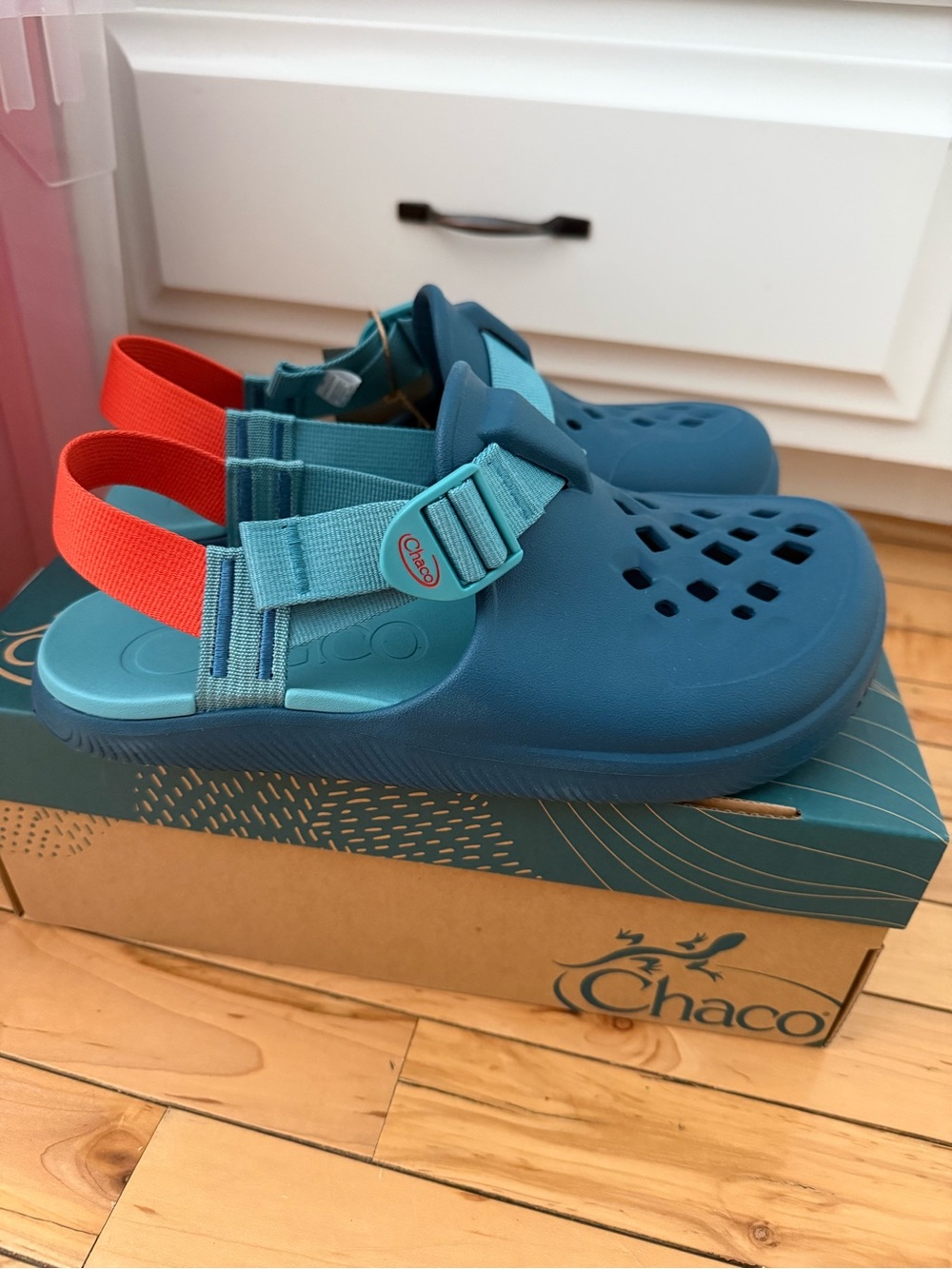 New In Box Chaco Clogs Ocean Blue Women 10 Rubber Shoes Slip On Sandals Outdoor